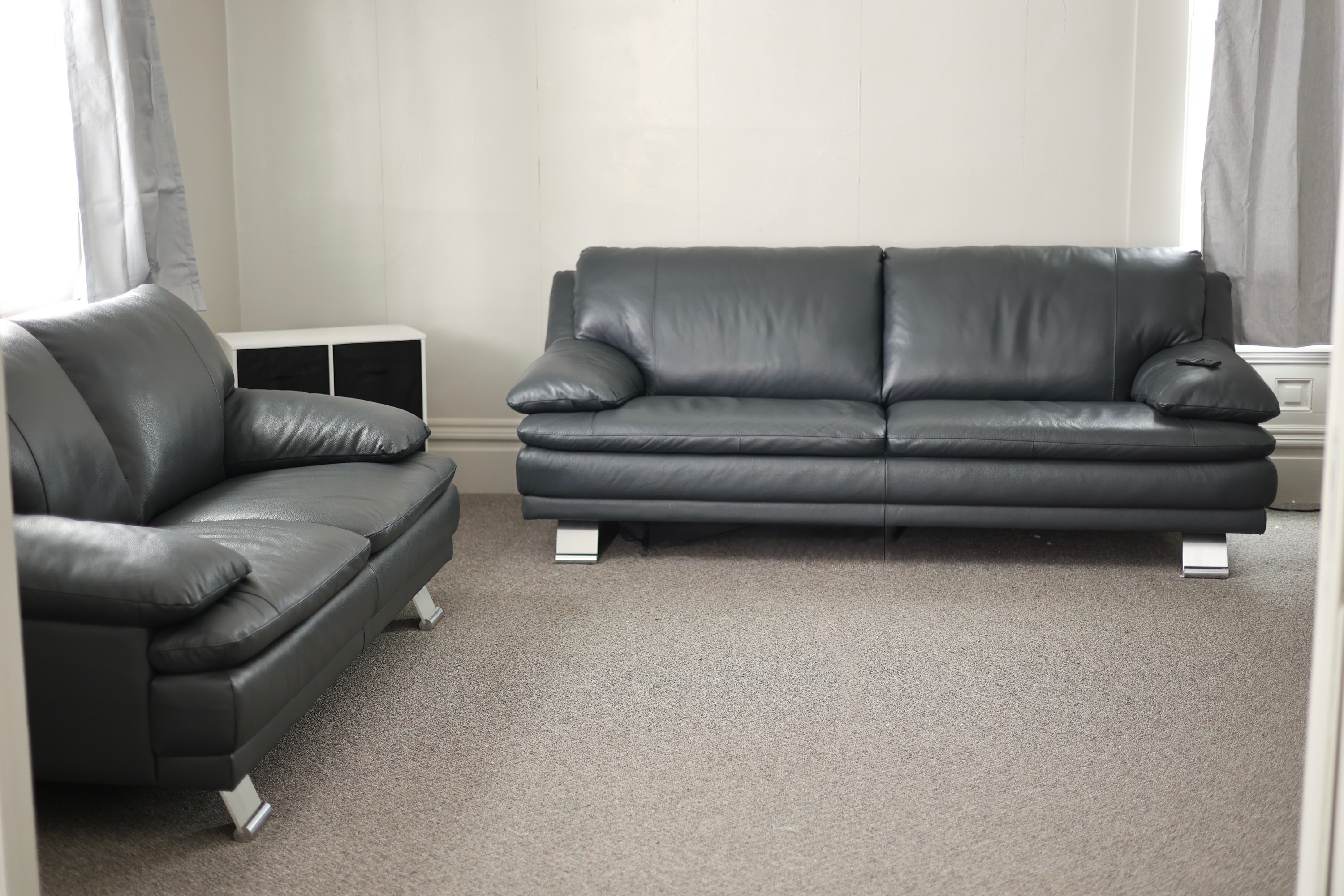 Mansfield living room with leather sofas