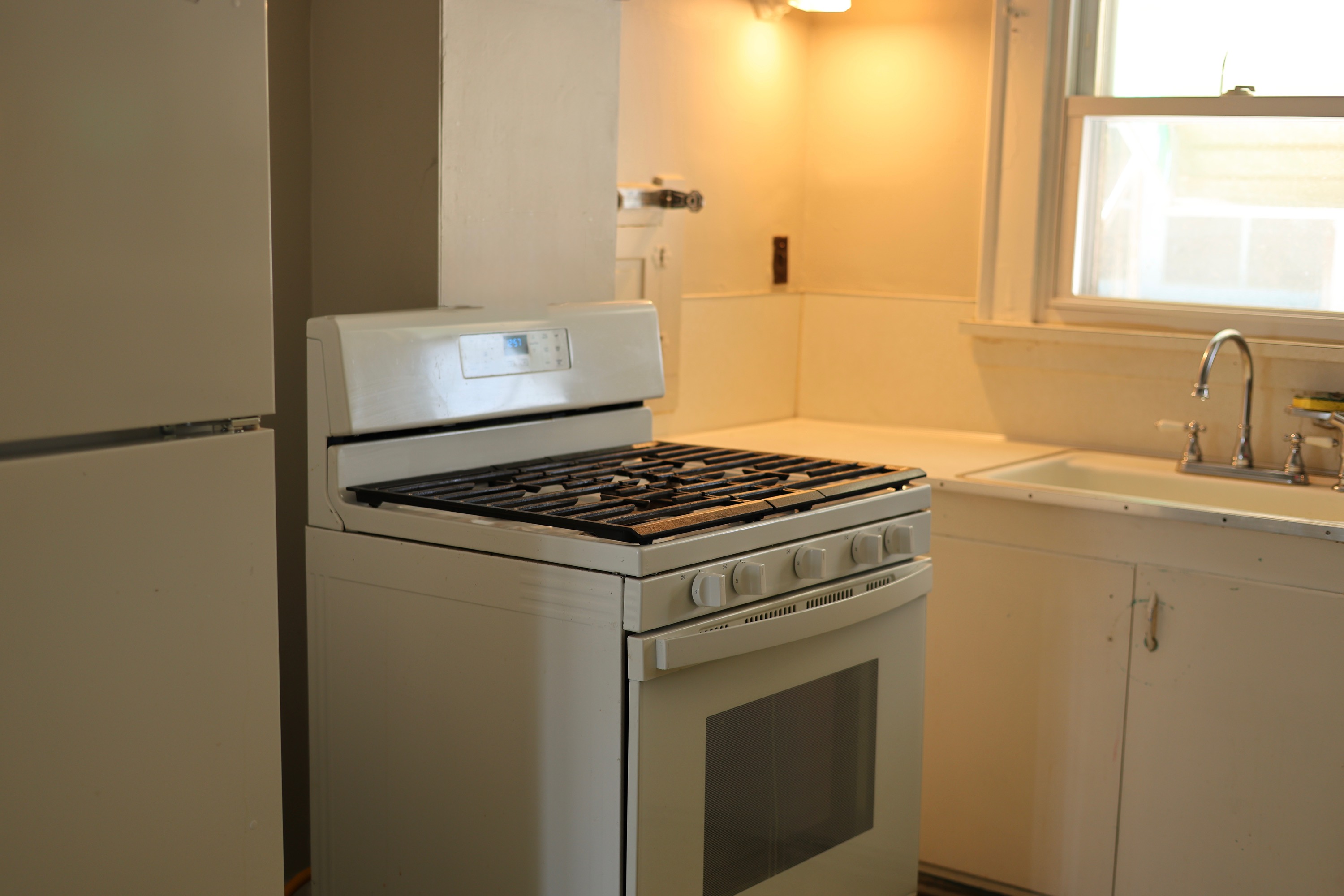 Tiffin kitchen with appliances