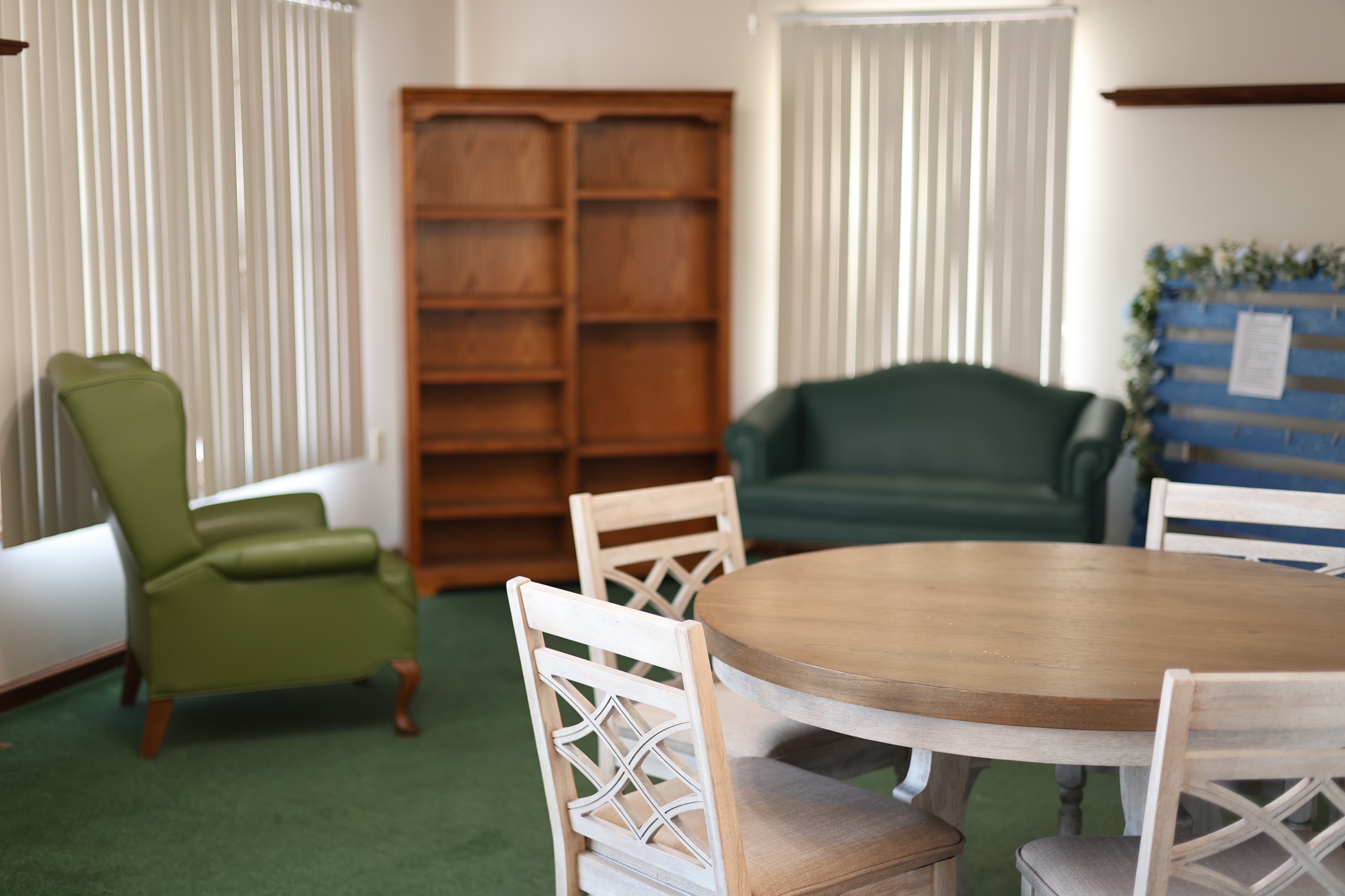 Toledo common area with dining table